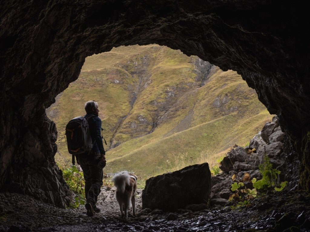 Taurins Höhle