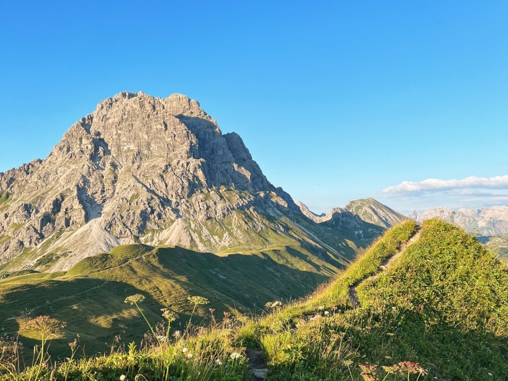 Grat zur Höferspitze mit Blick zum Widderstein