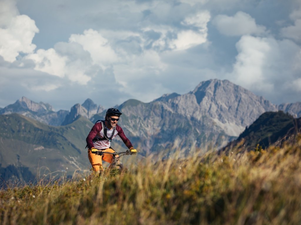 Mountainbiker in Damüls mit Zitterklapfen