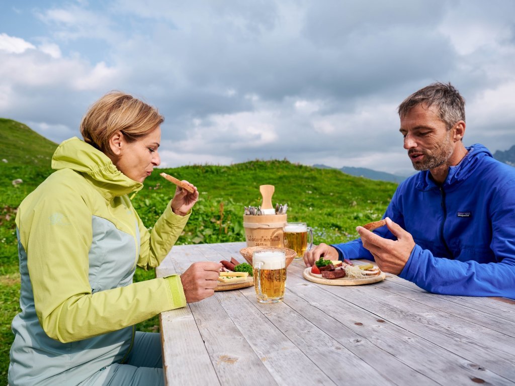 Einkehren in der Widdersteinhütte in Warth-Schröcken